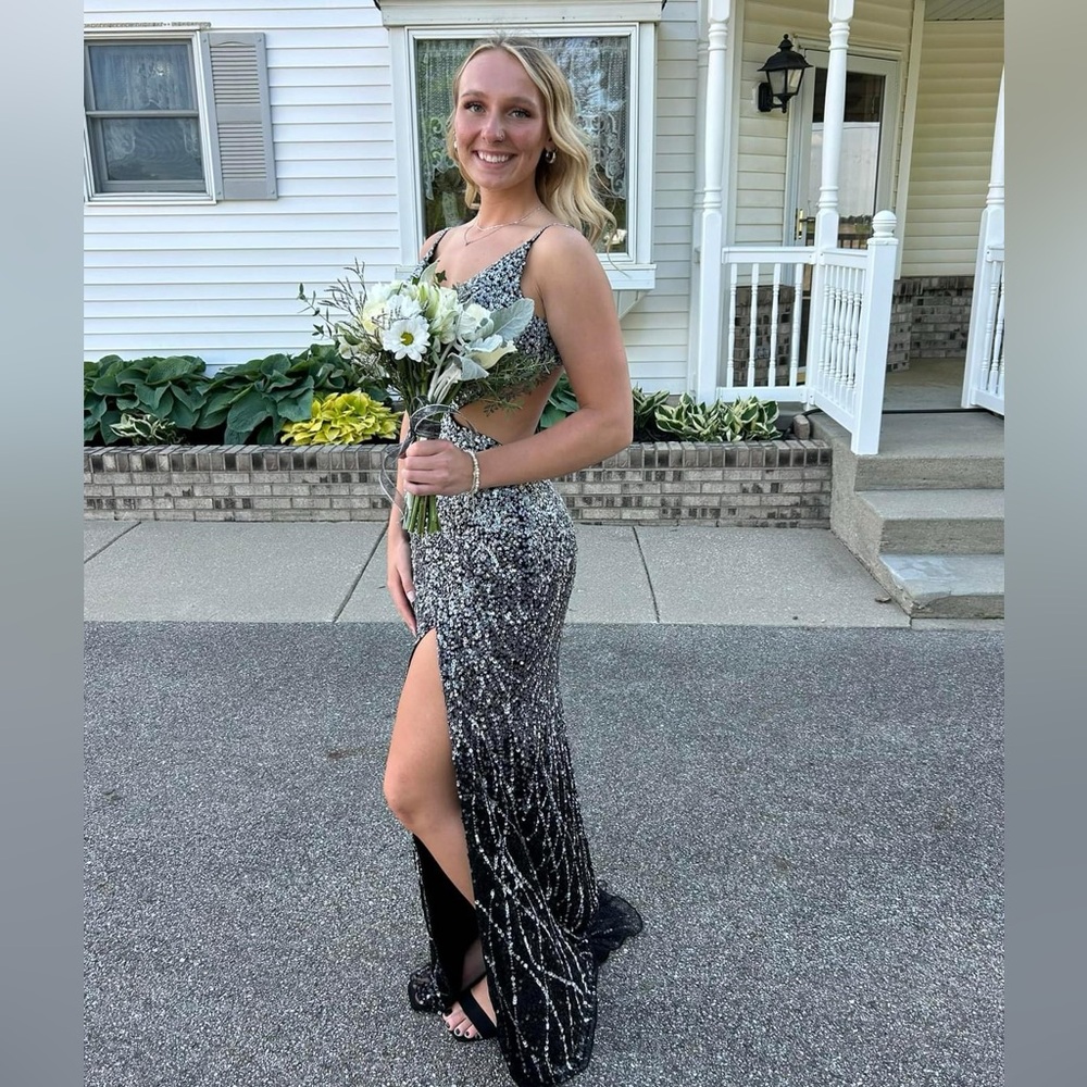 Prom dress. Only worn once for a few hours. great condition.